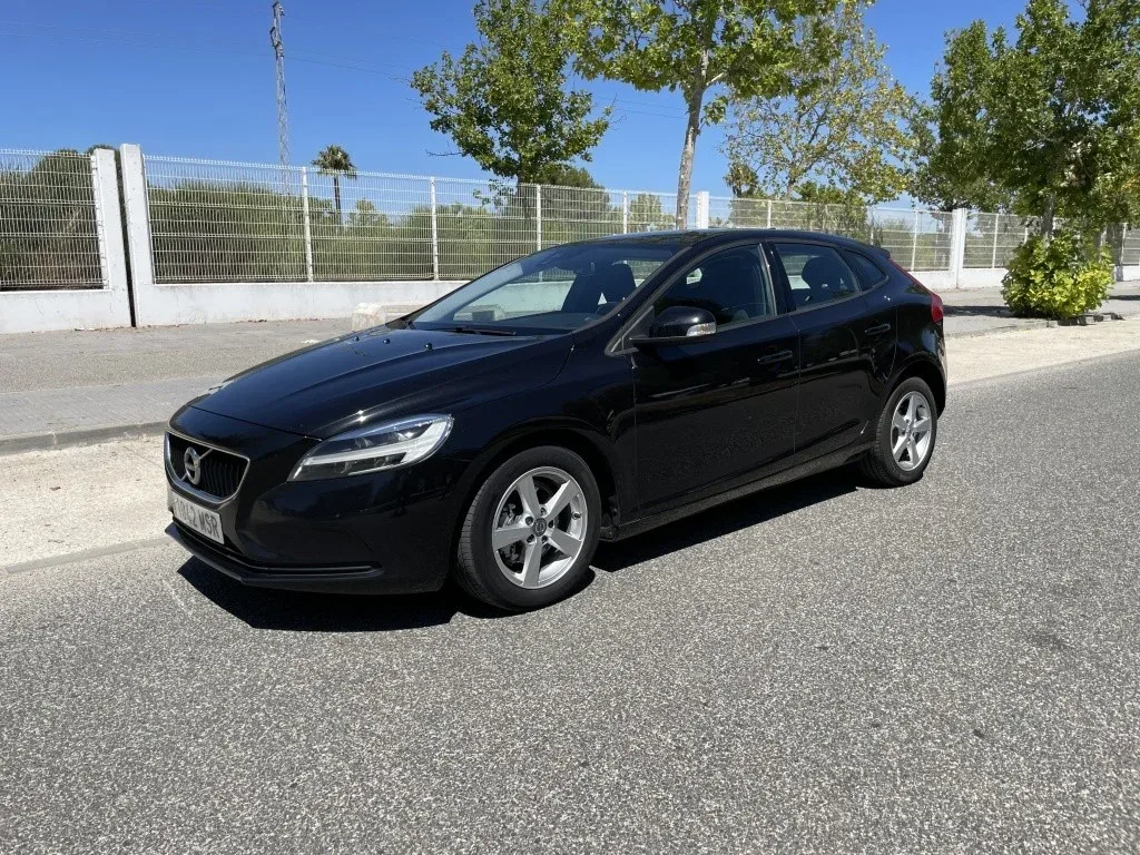 VOLVO V40 V40 D2 Momentum 120