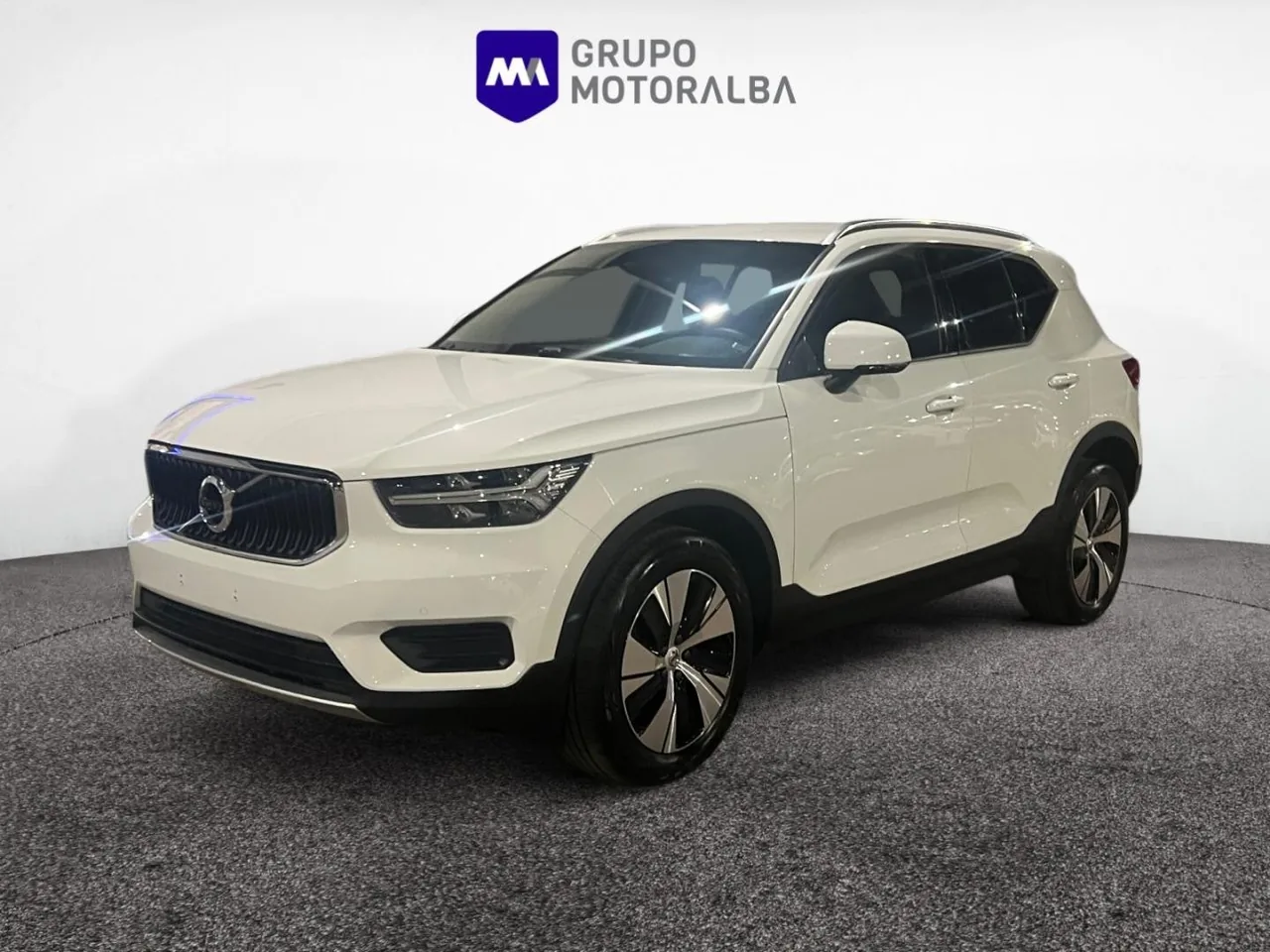 VOLVO XC40 XC40 T3 Momentum Pro