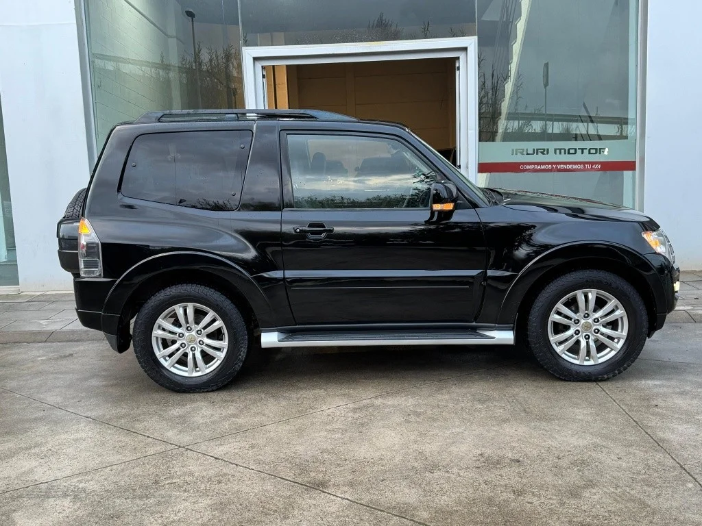 MITSUBISHI Montero Montero 3.2DI-D Kaiteki 5AT 200