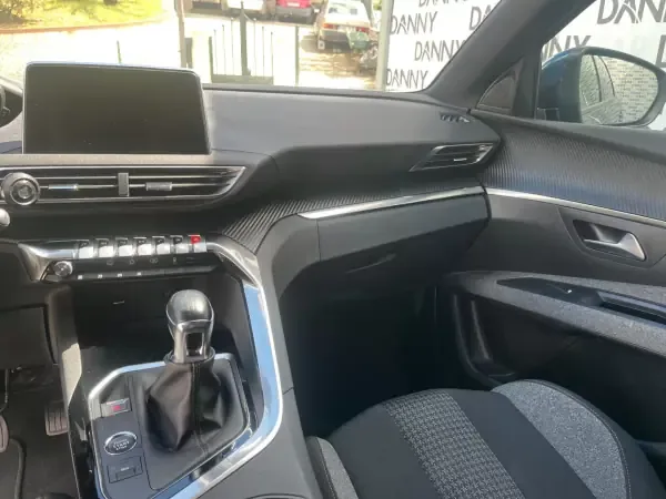 Peugeot 5008 2021 1.5 Blue-HDi Allure Pack