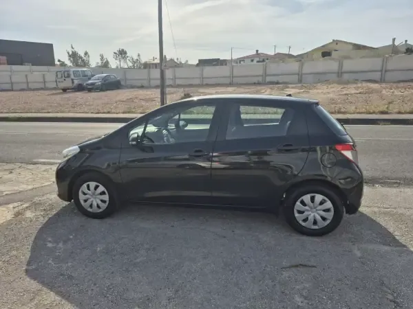 Toyota Yaris 2012 1.0 VVT-i Comfort+AC+VSC