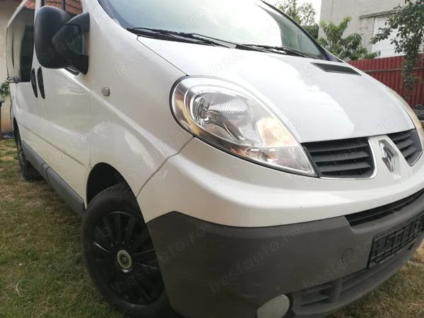 Renault Trafic 166mkm 2litrii 9locuri 2012 ac