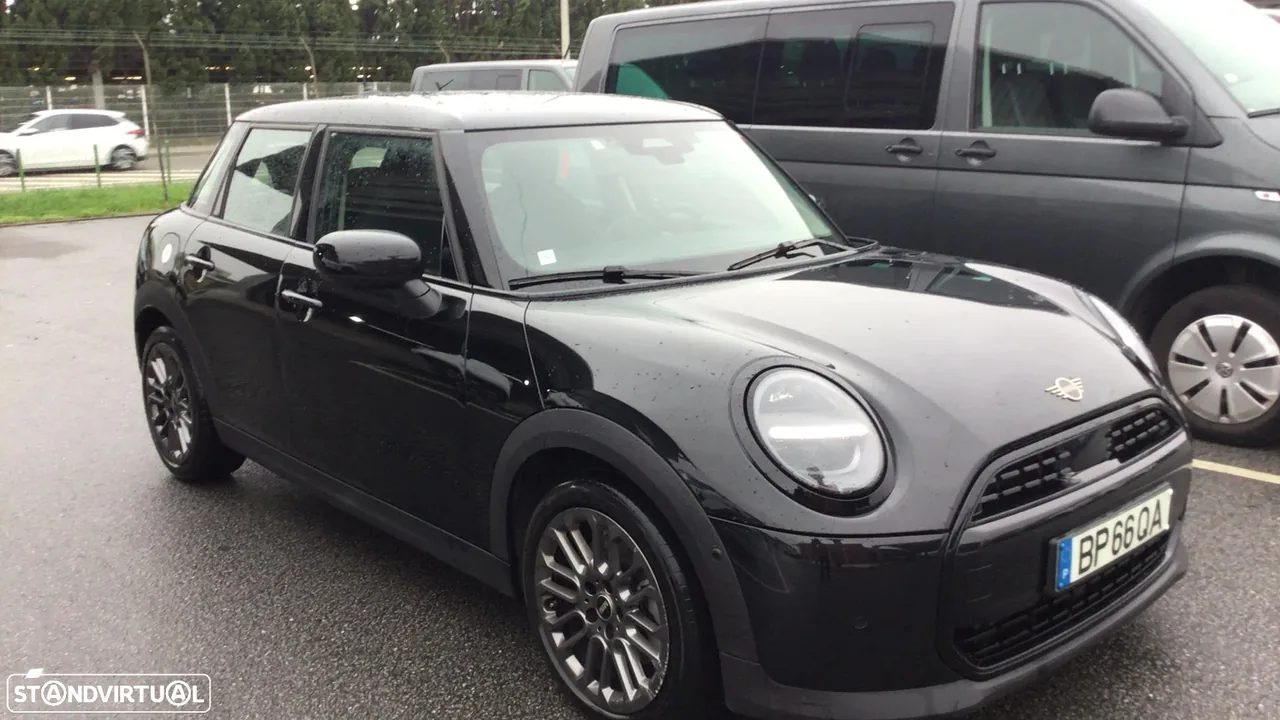 MINI 5 Portas Cooper Premium Essential Auto