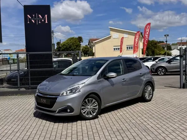 Peugeot 208 2019 1.2 PureTech Signature